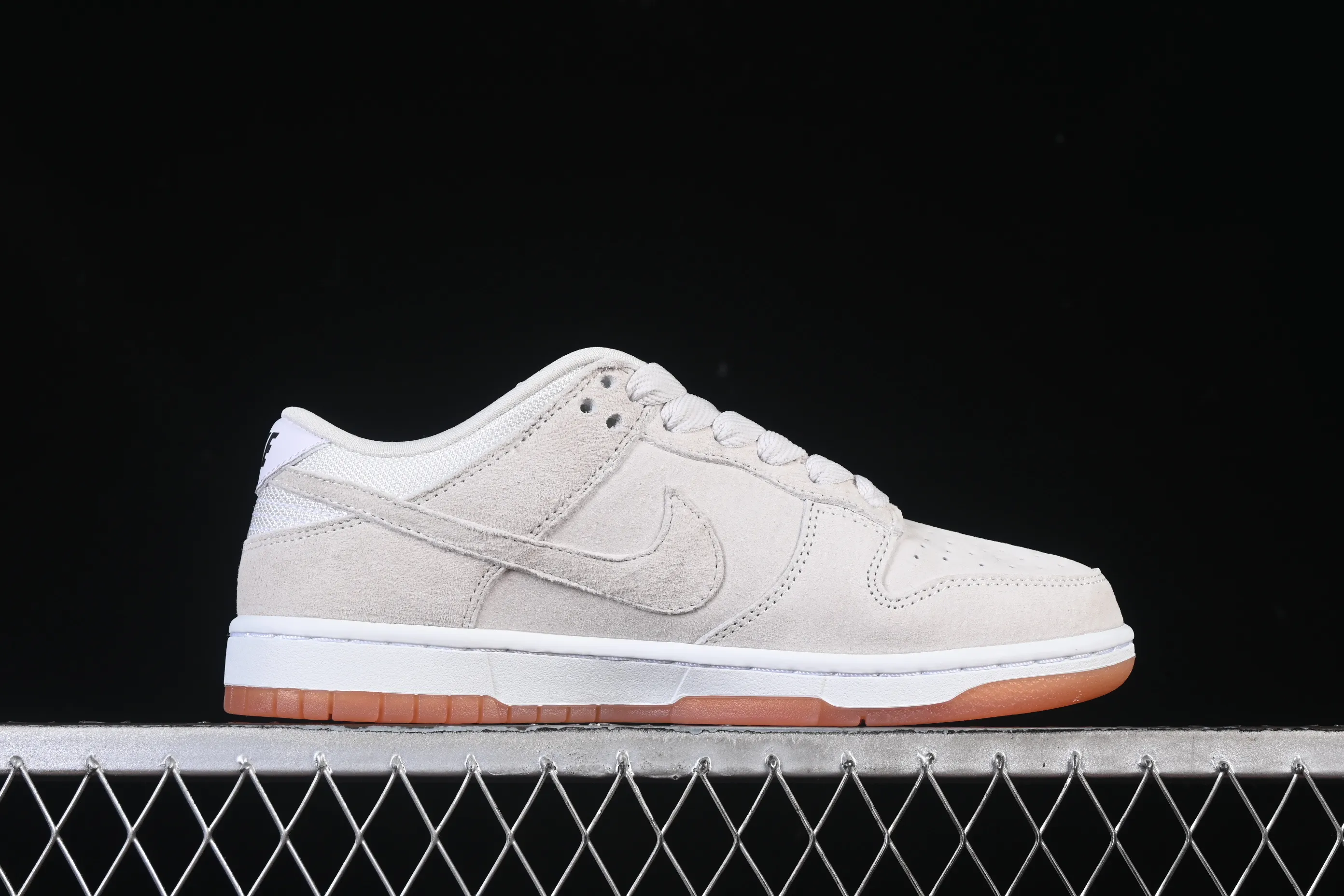 All Categories Nk SB Dunk Series Nk SB Dunk Low Low-top sneakers Nike SB Dunk Low Pro B "Pale Ivory" Ivory Low-top casual sneakers HJ0367-100